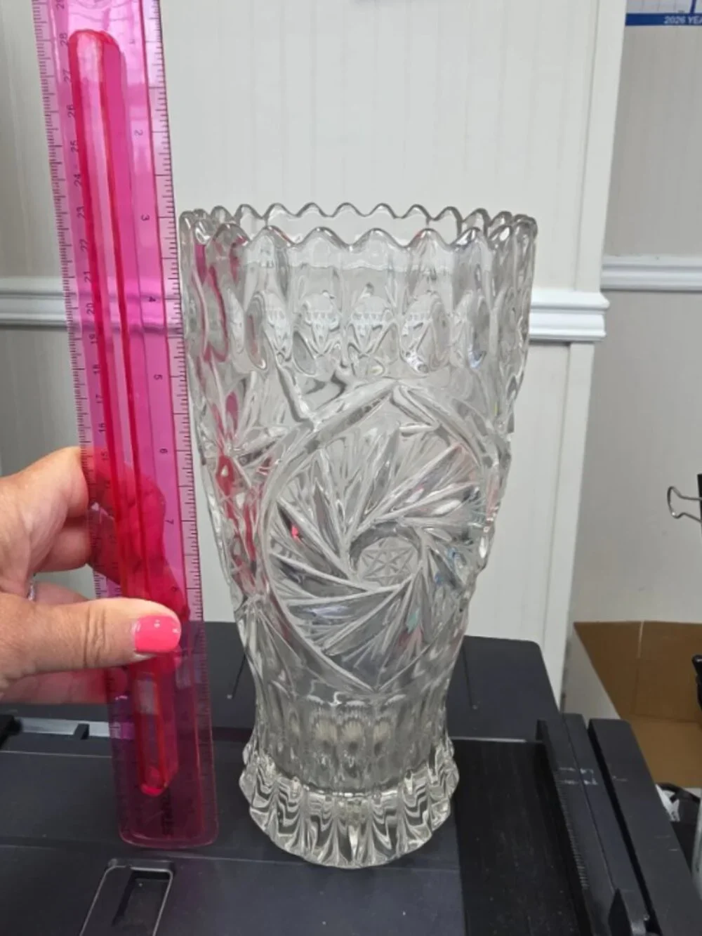 Heavy Cut Crystal Flower Vase – Starburst Pinwheel Pattern